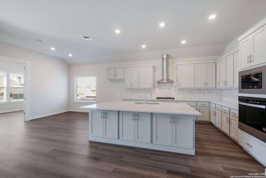Furnished interior view inside a new home in Foxbrook, Cibolo (Image 8). Furnished interior view inside a new home in Foxbrook, Cibolo (Image 8).