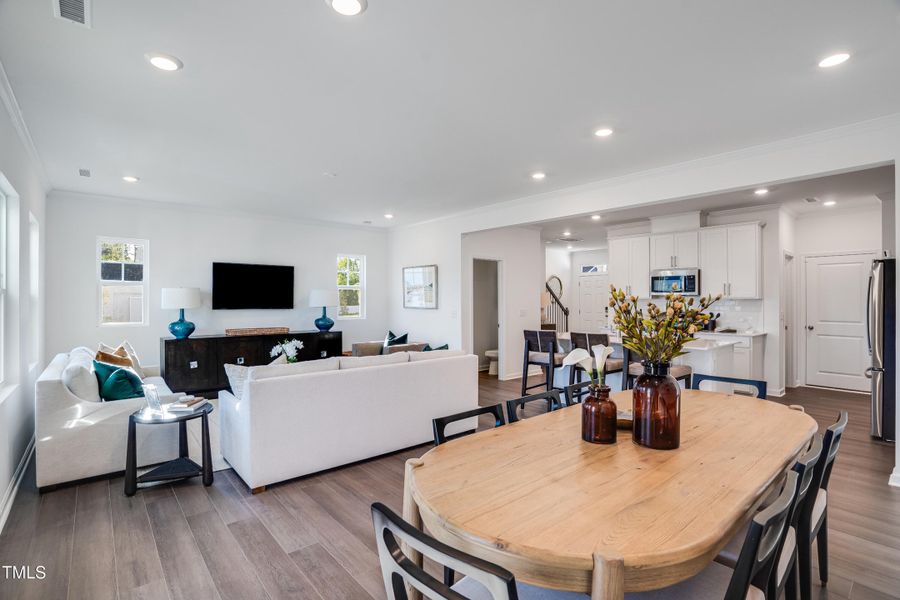 SUN_ElizabethSprings_Pic_202ShingleOak_1