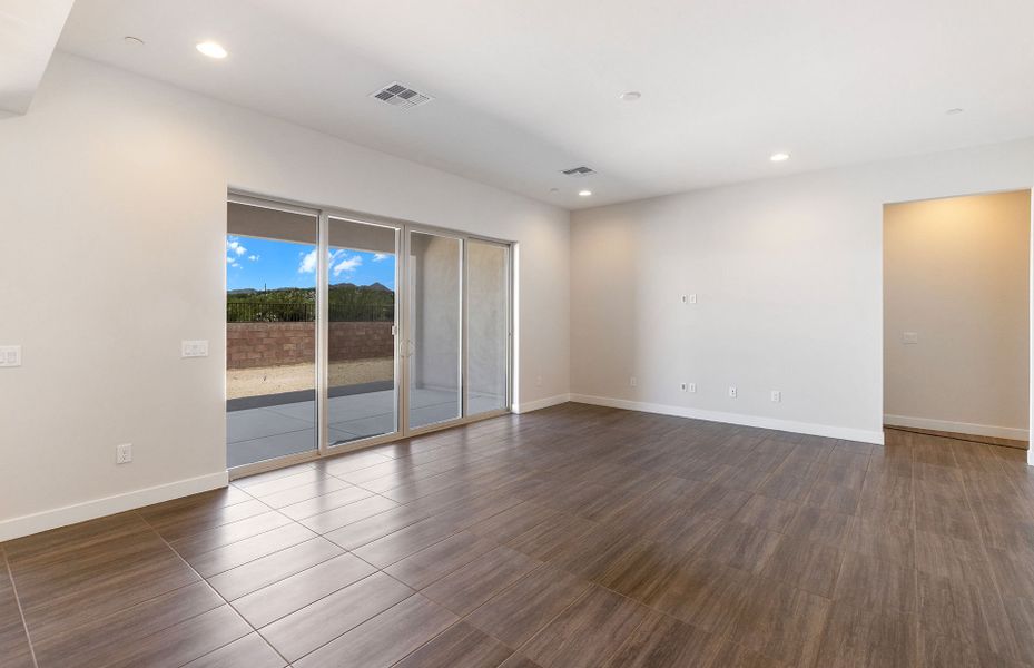 Spacious, unfurnished interior of a new home in Vistoso Canyon Estates, Oro Valley (Image 17). Spacious, unfurnished interior of a new home in Vistoso Canyon Estates, Oro Valley (Image 17).