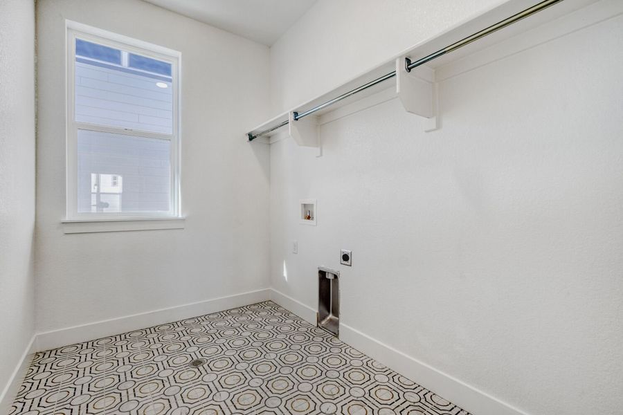 8555 Palo Alto - Laundry Area