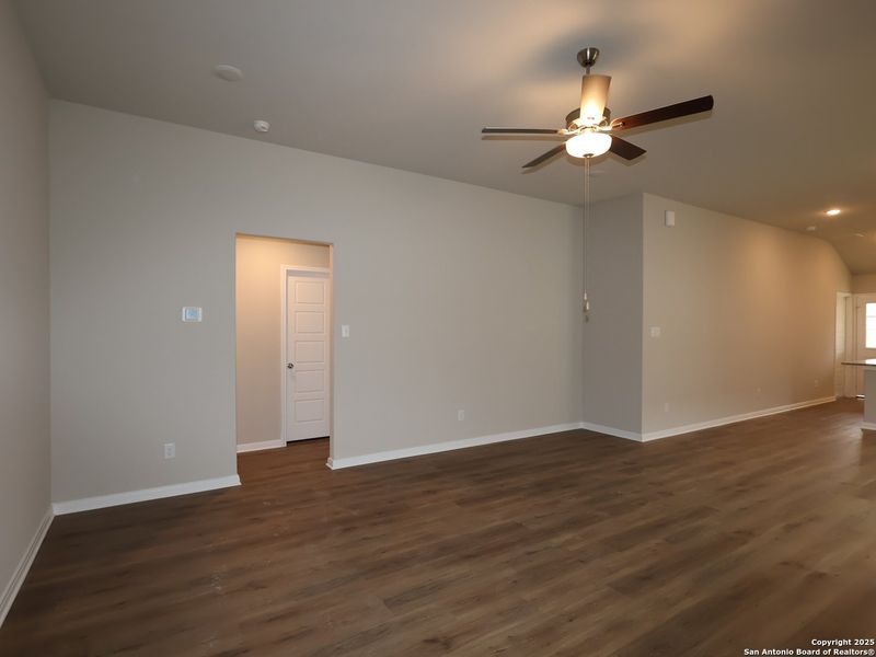 Spacious, unfurnished interior of a new home in Winding Brook, San Antonio (Image 17).