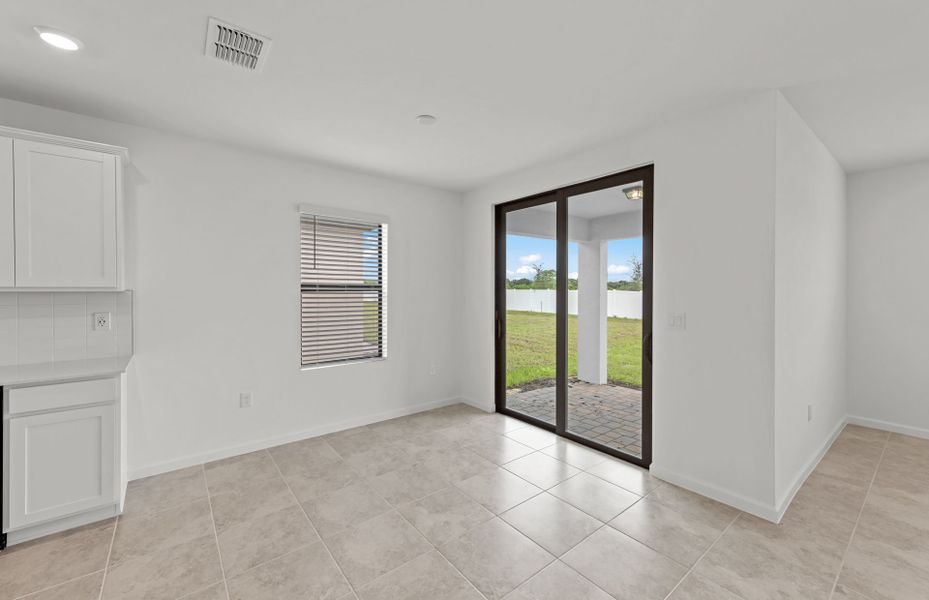 Spacious, unfurnished interior of a new home in Caloosa Cove, Labelle (Image 22).
