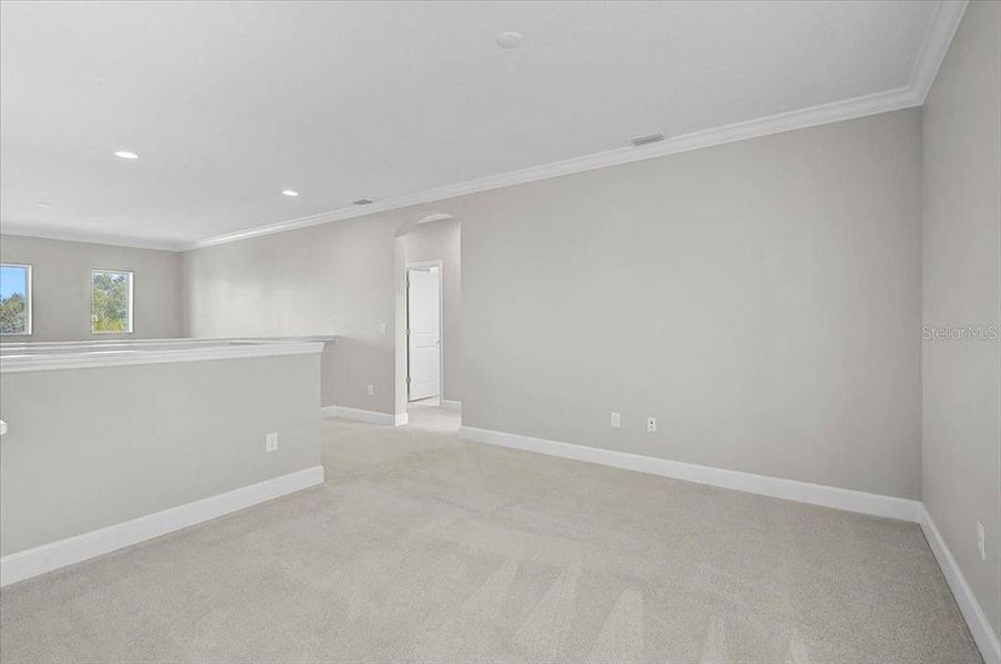 Spacious, unfurnished interior of a new home in , Sarasota (Image 30).