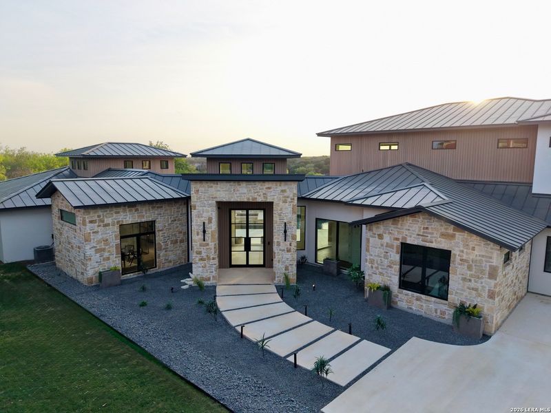 Image 37 of a home in .