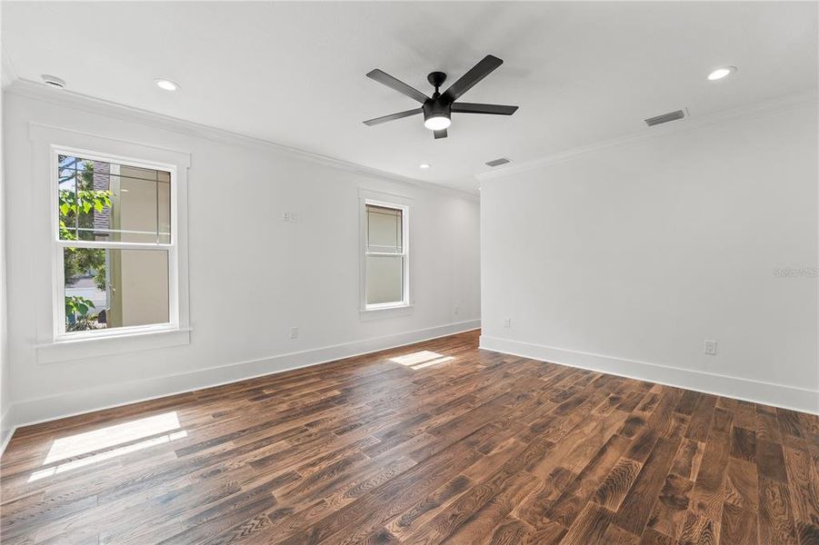 Spacious, unfurnished interior of a new home in , Tampa (Image 41).