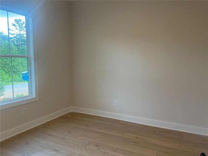 Spacious, unfurnished interior of a new home in Blue Mountain Creek, Morganton (Image 11).