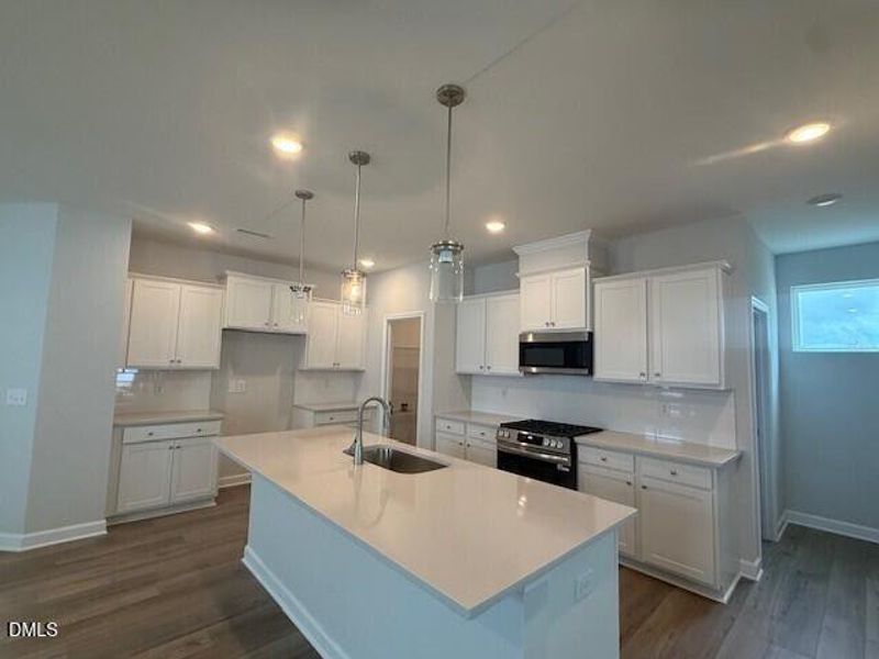 GV16 kitchen 1 GV16 kitchen 1