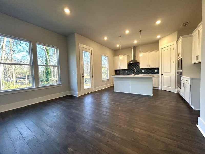 Spacious, unfurnished interior of a new home in Red Bird Manor, Jefferson (Image 27).