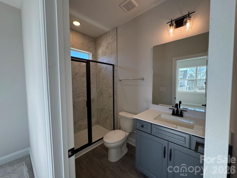 Bathroom ensuite to secondary bedroom