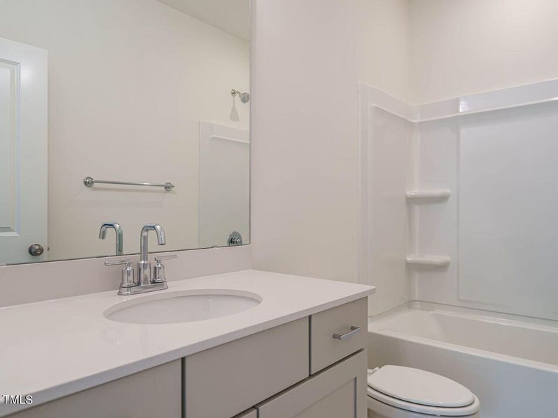 027-1280x960-bathroom