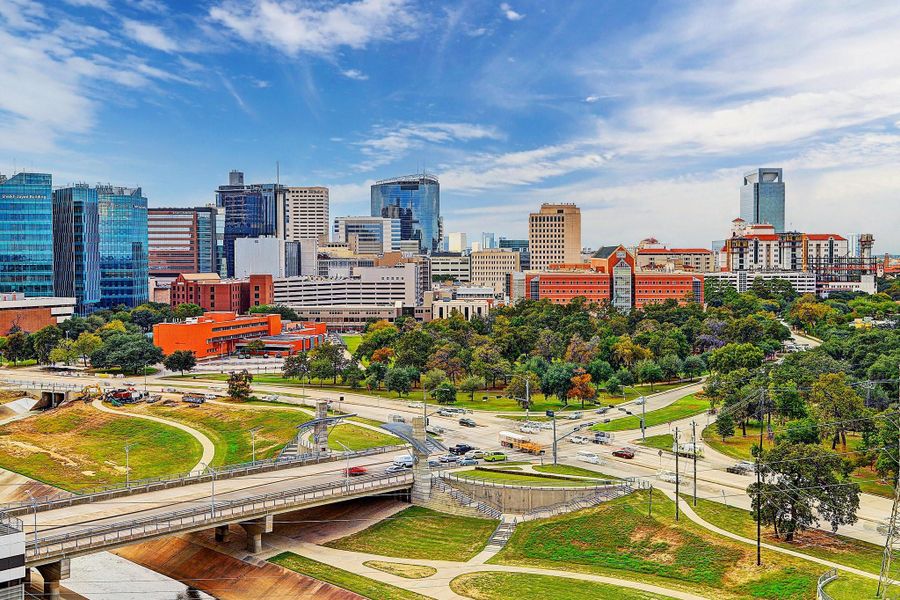 Only 15 minutes to the Houston Medical Center.