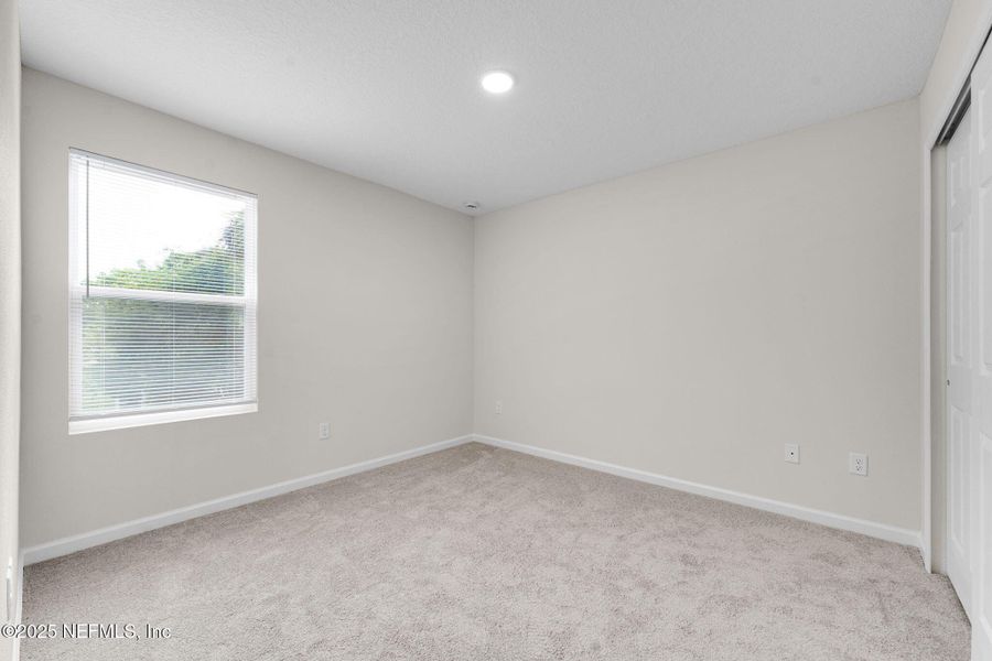 Spacious, unfurnished interior of a new home in , Jacksonville (Image 18).