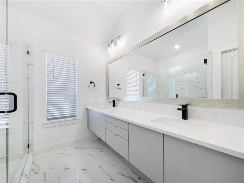 Furnished interior view inside a new home in Royal Court, Frisco (Image 9).