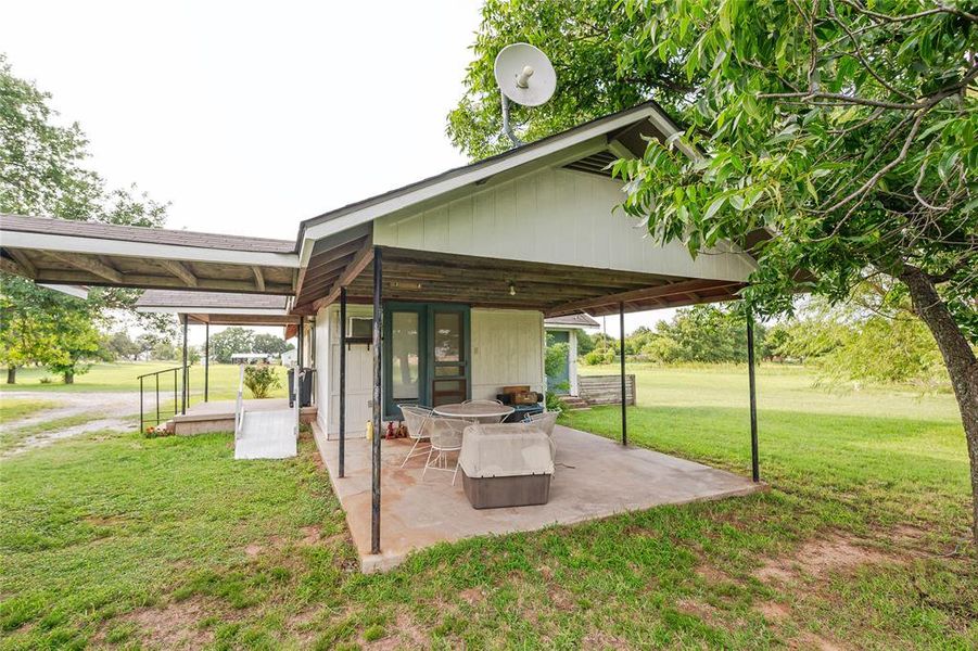 Exterior details and patio area of a home in , Bowie (Image 13).