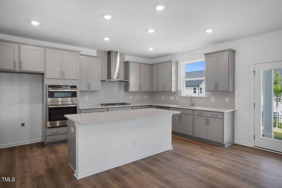 silverstone-bedford-lot-372-kitchen