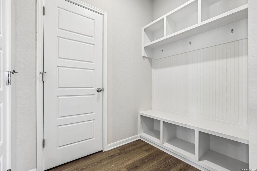 Spacious, unfurnished interior of a new home in Thomas Pond, San Antonio (Image 41). Spacious, unfurnished interior of a new home in Thomas Pond, San Antonio (Image 41).