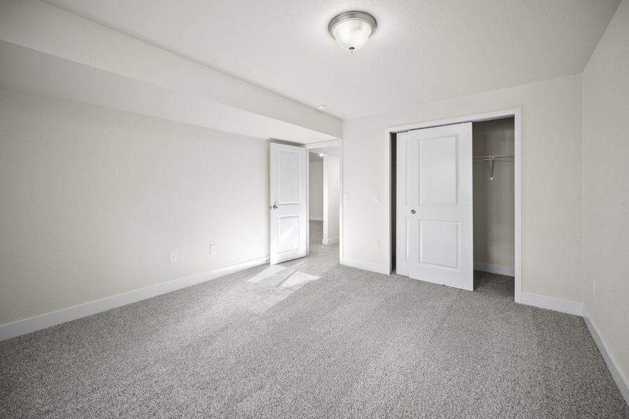 Spacious, unfurnished interior of a new home in The Trails at Aspen Ridge, Colorado Springs (Image 33).