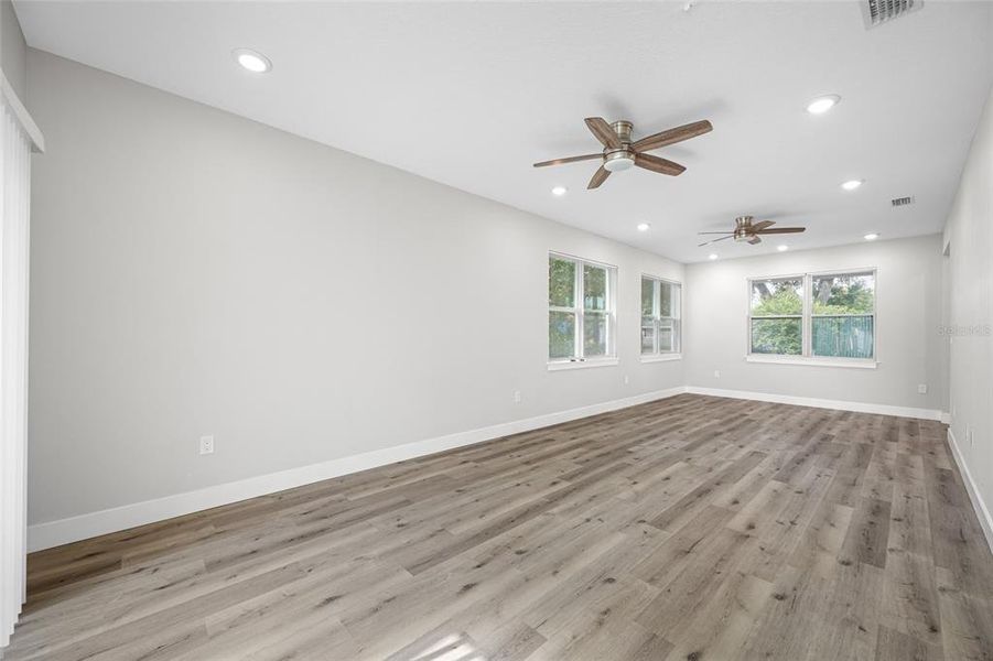 Spacious, unfurnished interior of a new home in , St. Petersburg (Image 20).