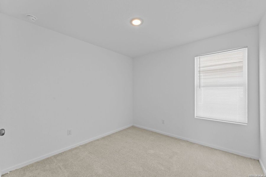 Spacious, unfurnished interior of a new home in Higdon Crossing, San Antonio (Image 23).
