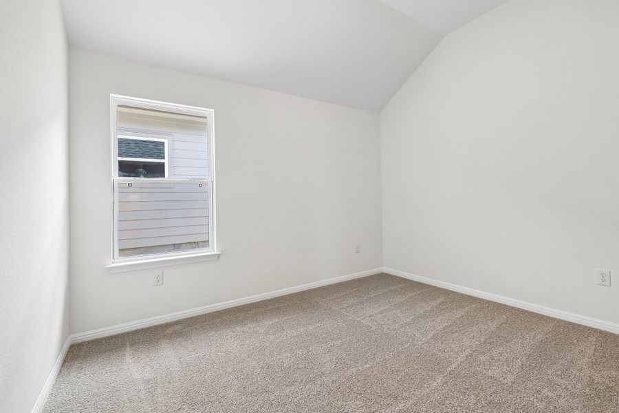 Spacious, unfurnished interior of a new home in Porter Country, Buda (Image 21).