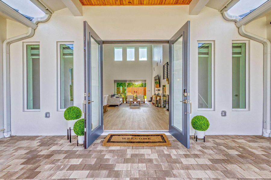 Furnished interior view inside a new home in , North Palm Beach (Image 76). Furnished interior view inside a new home in , North Palm Beach (Image 76).