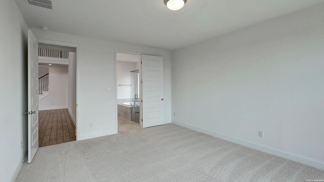 Spacious, unfurnished interior of a new home in Briggs Ranch, San Antonio (Image 21).