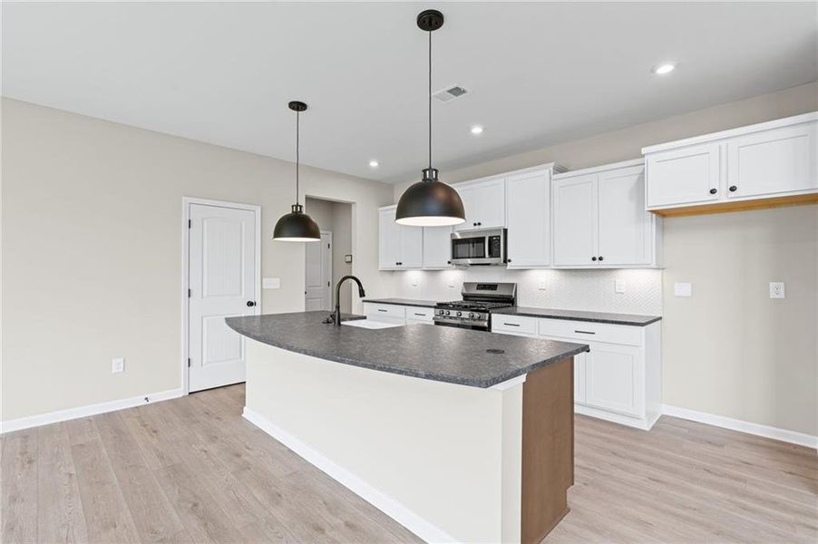 Furnished interior view inside a new home in Twin Lakes, Hoschton (Image 13).
