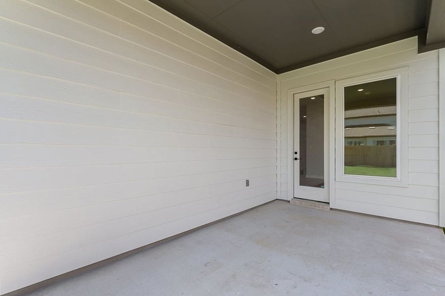 Spacious, unfurnished interior of a new home in Lagos Reserve, Manor (Image 41). Spacious, unfurnished interior of a new home in Lagos Reserve, Manor (Image 41).