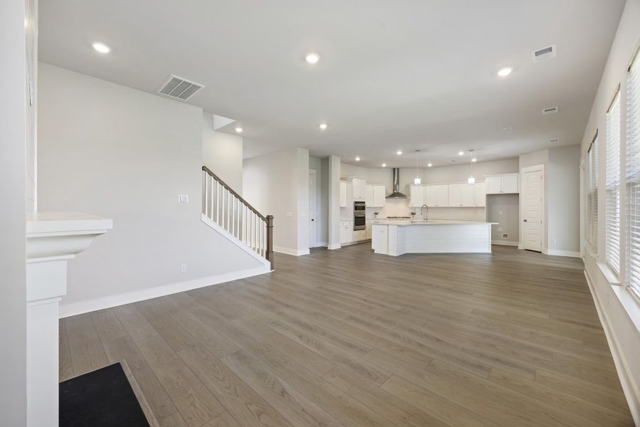 Spacious, unfurnished interior of a new home in , Summerville (Image 36).