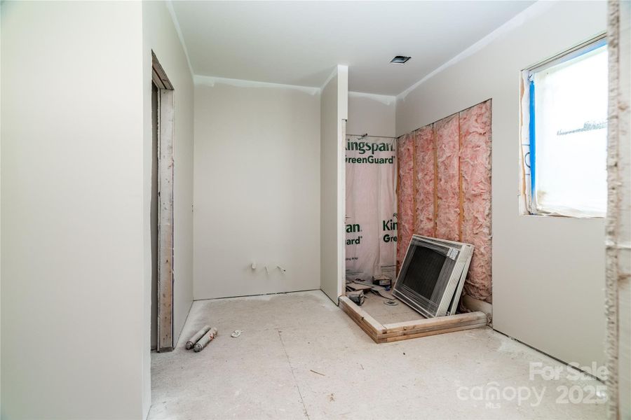 Image 14 of a home in . Image 14 of a home in .