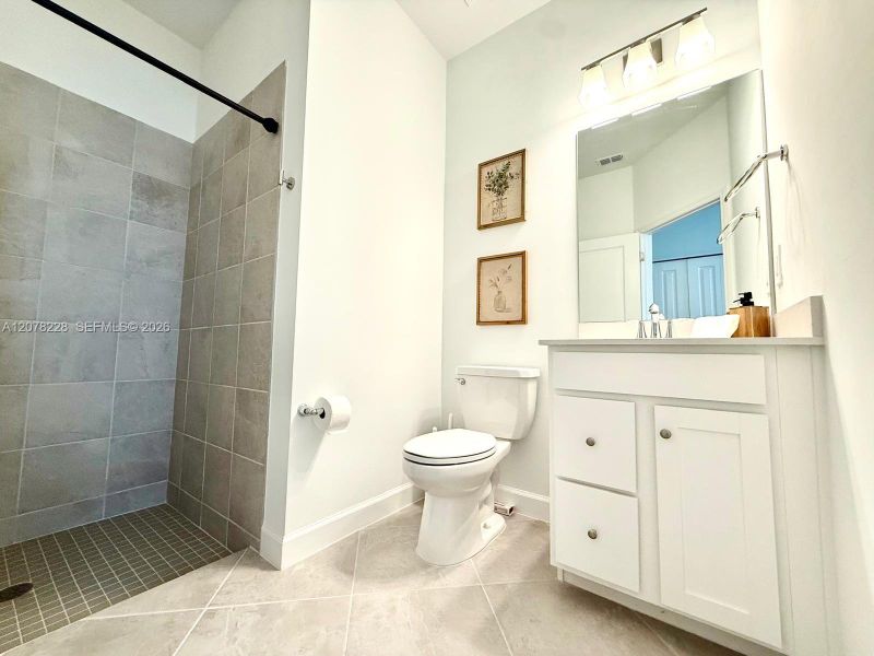 Furnished interior view inside a new home in , Lehigh Acres (Image 17).