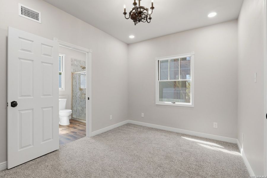 Spacious, unfurnished interior of a new home in , San Antonio (Image 34).