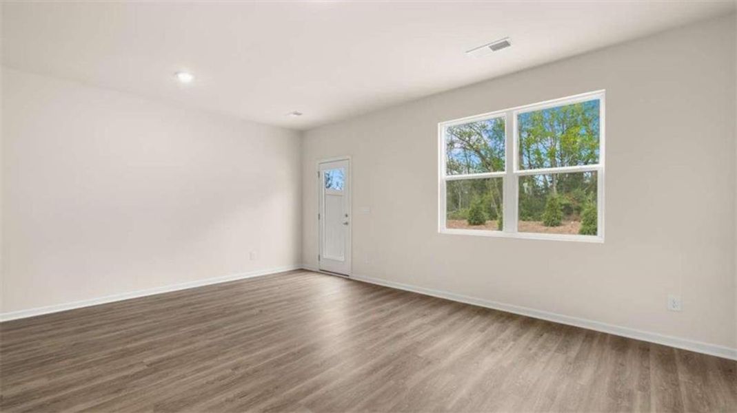 Spacious, unfurnished interior of a new home in Young's Crossing, Stone Mountain (Image 12).