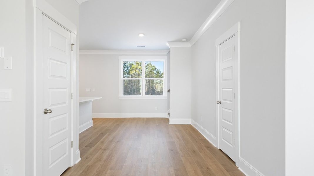 Spacious, unfurnished interior of a new home in Sherwood Manor, Atlanta (Image 13).