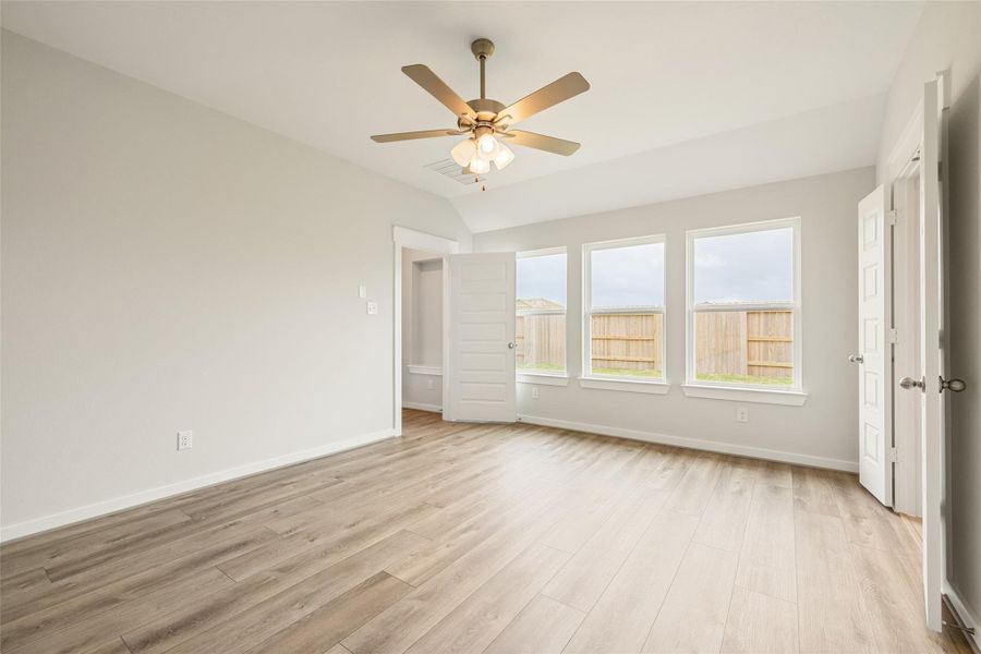 Spacious, unfurnished interior of a new home in River Ranch, Dayton (Image 35).