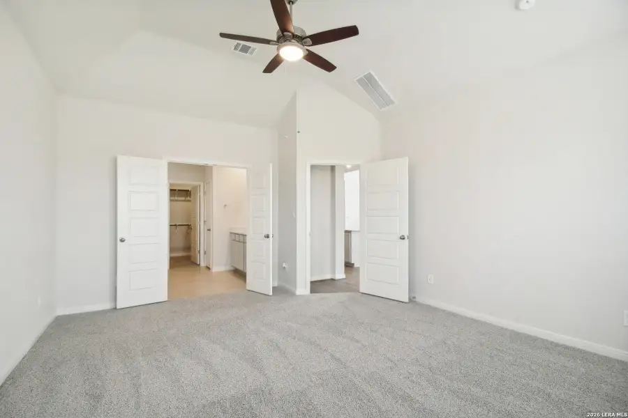 Spacious, unfurnished interior of a new home in , San Antonio (Image 16).