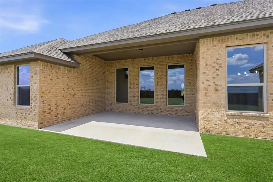 Exterior details and patio area of a home in , Godley (Image 4).