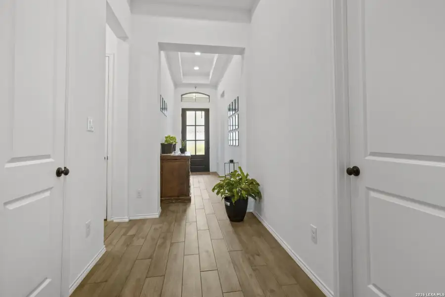 Spacious, unfurnished interior of a new home in Meadows of Mill Creek, Seguin (Image 20).