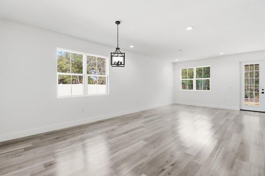 Spacious, unfurnished interior of a new home in , Ocala (Image 26).
