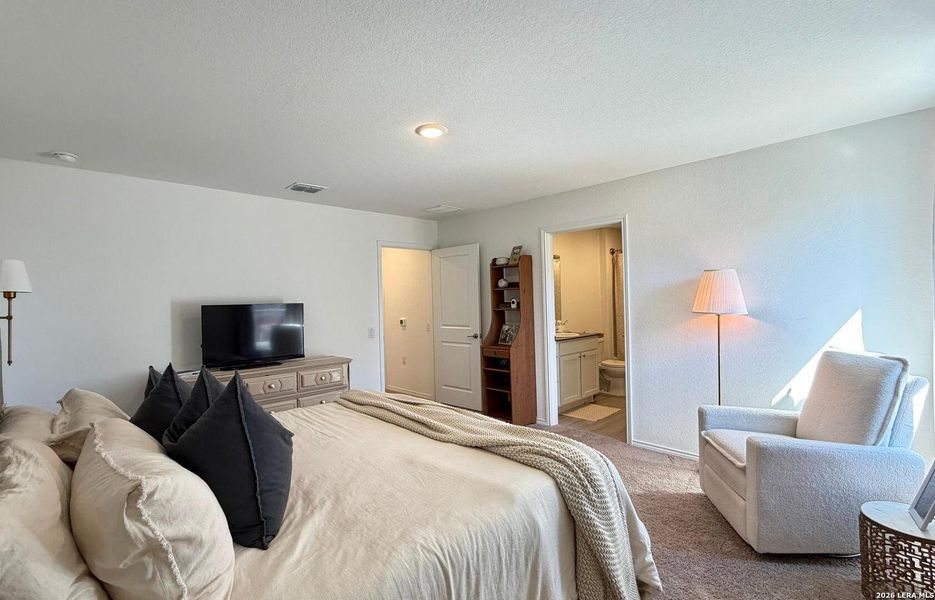 Furnished interior view inside a new home in Mission del Lago, San Antonio (Image 6).