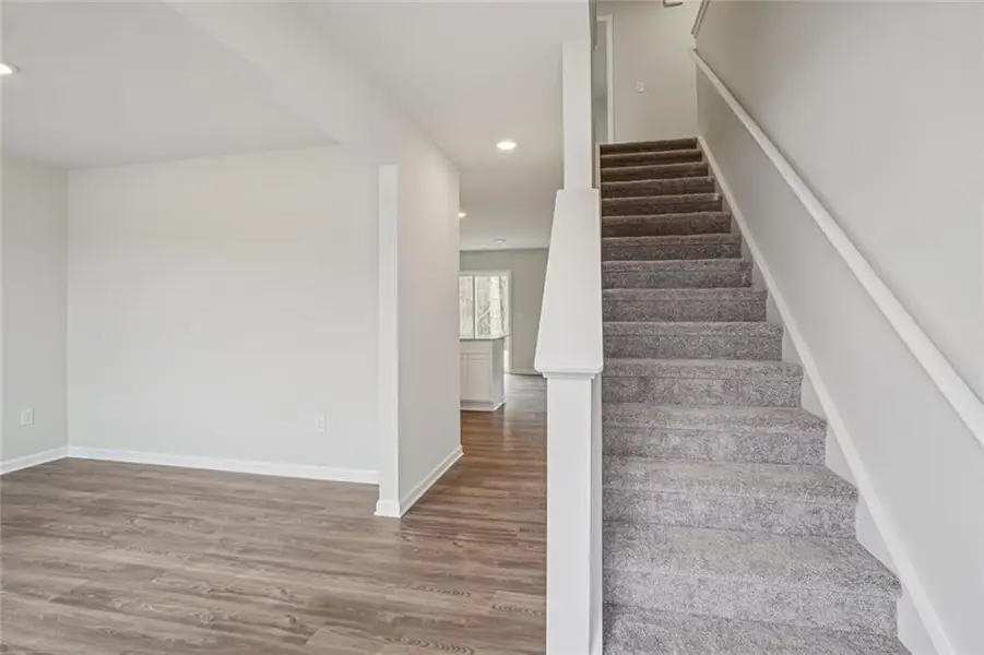 Spacious, unfurnished interior of a new home in , Villa Rica (Image 10).