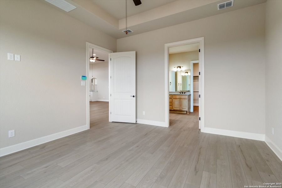 Spacious, unfurnished interior of a new home in Johnson Ranch, Bulverde (Image 20).