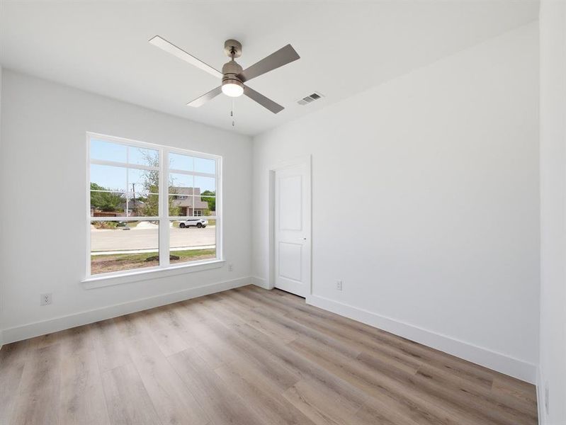 Spacious, unfurnished interior of a new home in , Grand Prairie (Image 19).