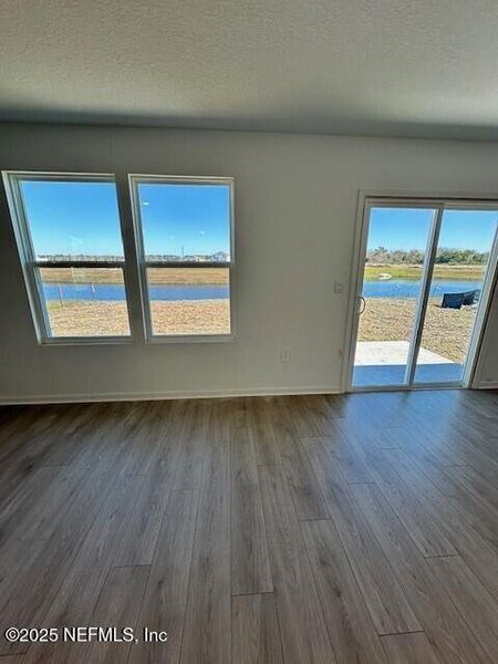 Spacious, unfurnished interior of a new home in Rookery, Green Cove Springs (Image 25).