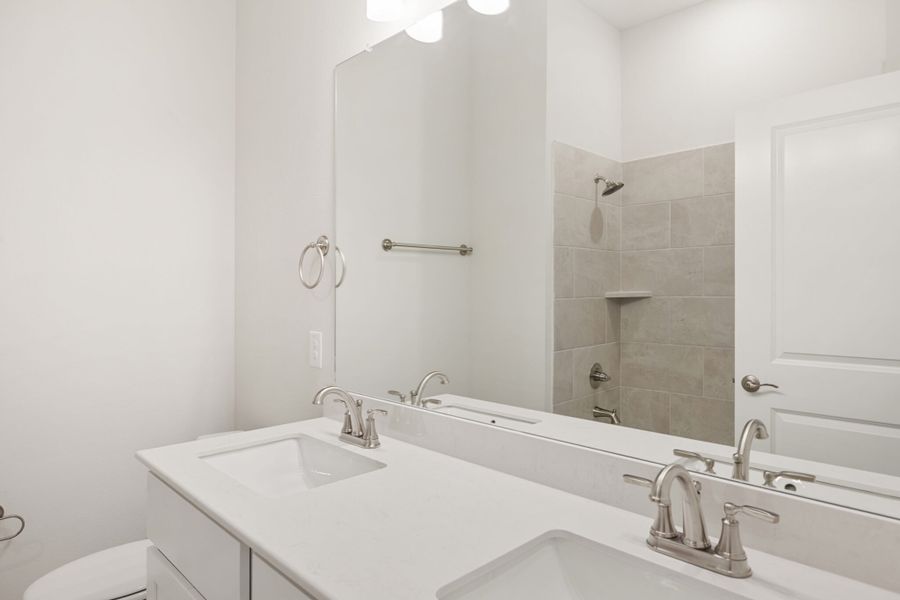 Furnished interior view inside a new home in Elevon, Lavon (Image 9).