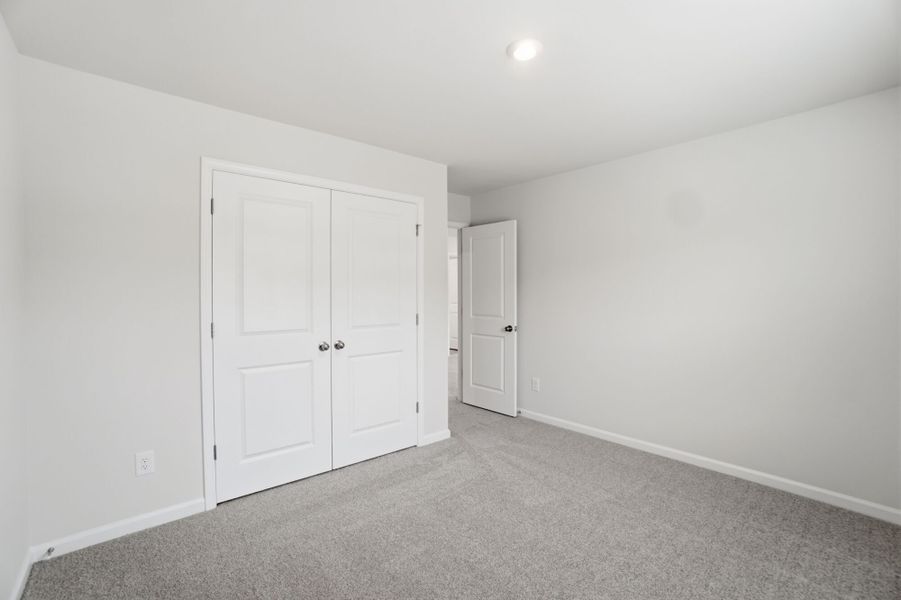 Spacious, unfurnished interior of a new home in Waxhaw Landing, Monroe (Image 23).