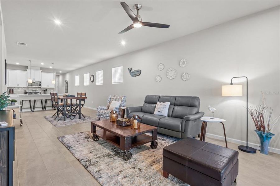 Furnished interior view inside a new home in , Wesley Chapel (Image 15).