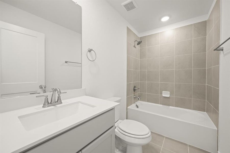6924 Freight Train- Bathroom-2 6924 Freight Train- Bathroom-2