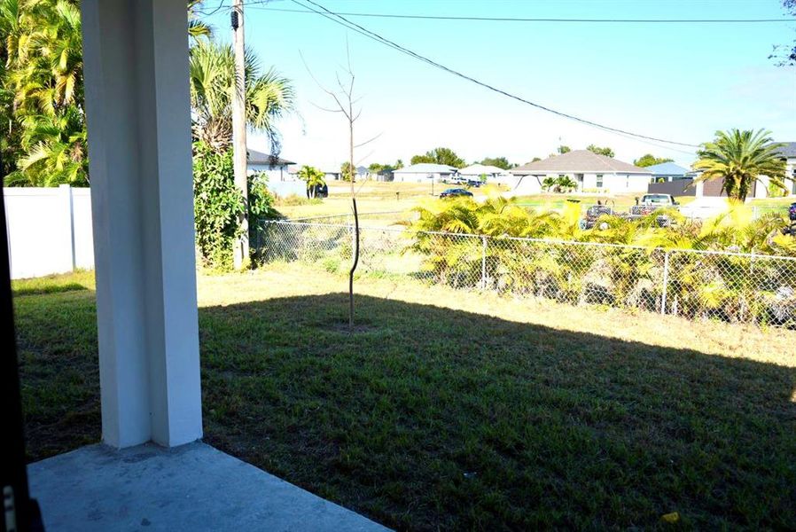 Exterior details and patio area of a home in , Cape Coral (Image 17).