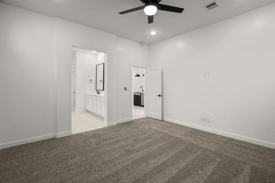 Representative unfurnished interior of a home built from the Torrey Pines by LEH. Homes in Verdancia, El Paso (Image 52).